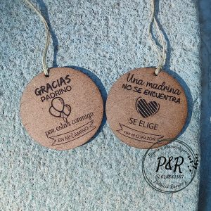 Colgante de madera para padrinos