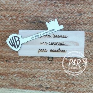 Llave personalizada para regalo de viaje a la Warner
