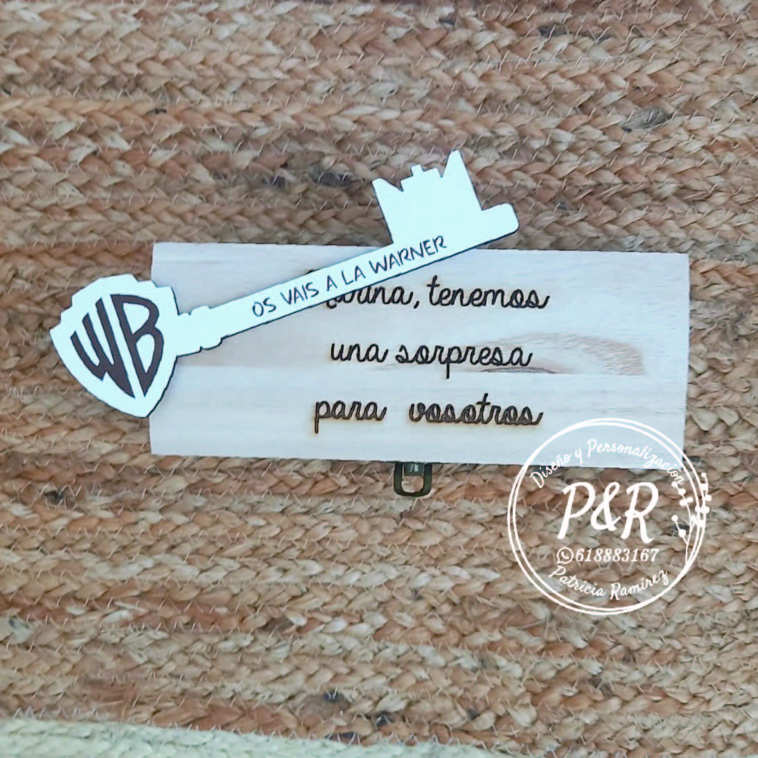 Llave personalizada para regalo de viaje a la Warner