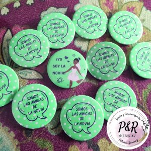 Pack de chapas para novia y amigas