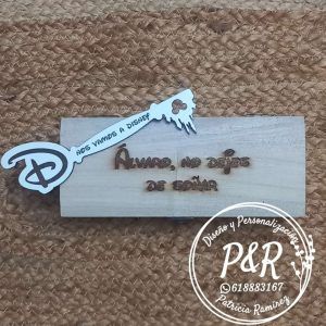 Llave personalizada para regalo de viaje a Disney Castillo