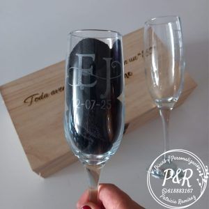 Juego copas con caja de madera mod. recién casados Mod. iniciales