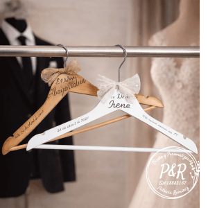 Pack perchas para novios con nombres en relieve